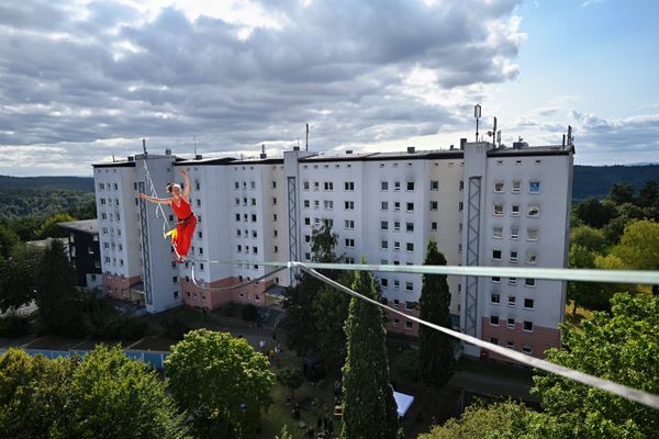 Feuerfächer, Spiderman und 3 M's über Marburgs Dächern am Richtsberg