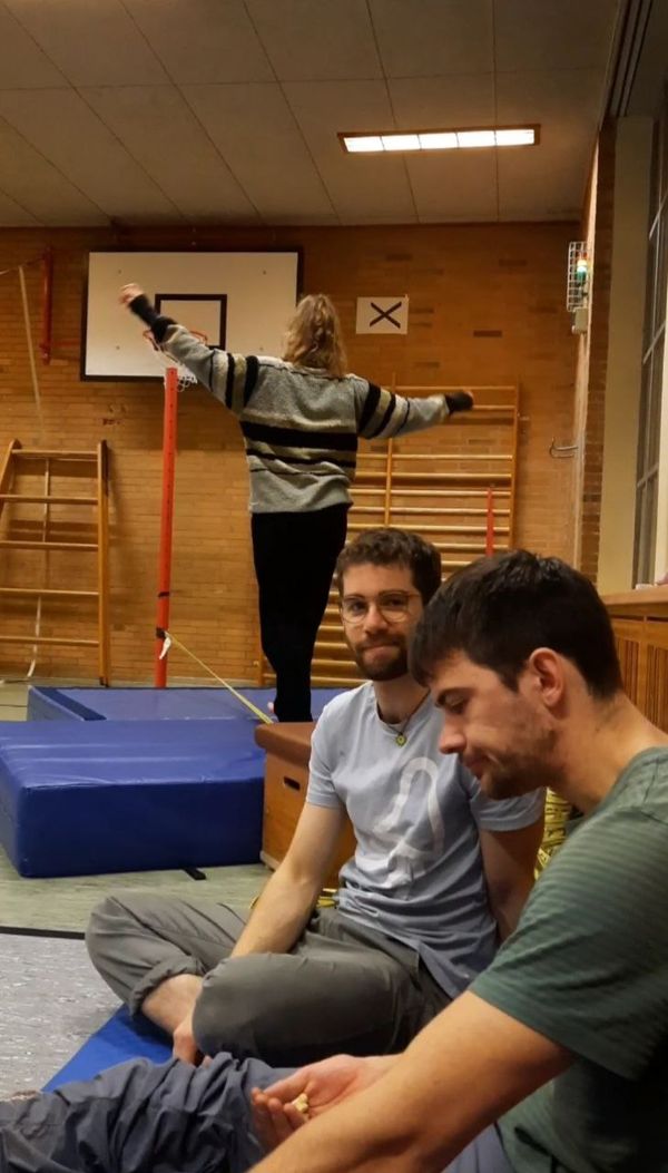 Wintertraining in der Halle – Slacklinen in Marburg auch bei Eis und Schnee